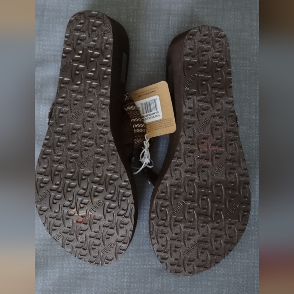 Platform flip flops - Picture 2 of 3